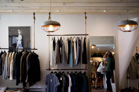 FASHION ASSESSORIES DISPLAY IN RV STYLE HUB STORE